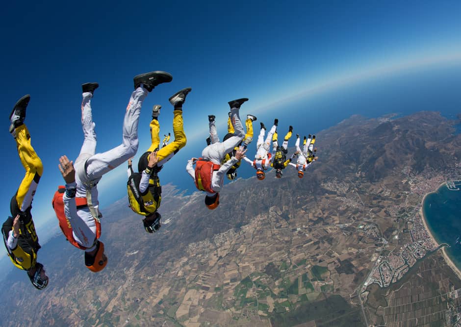 All you wants to know about Skydiving (Parachuting)