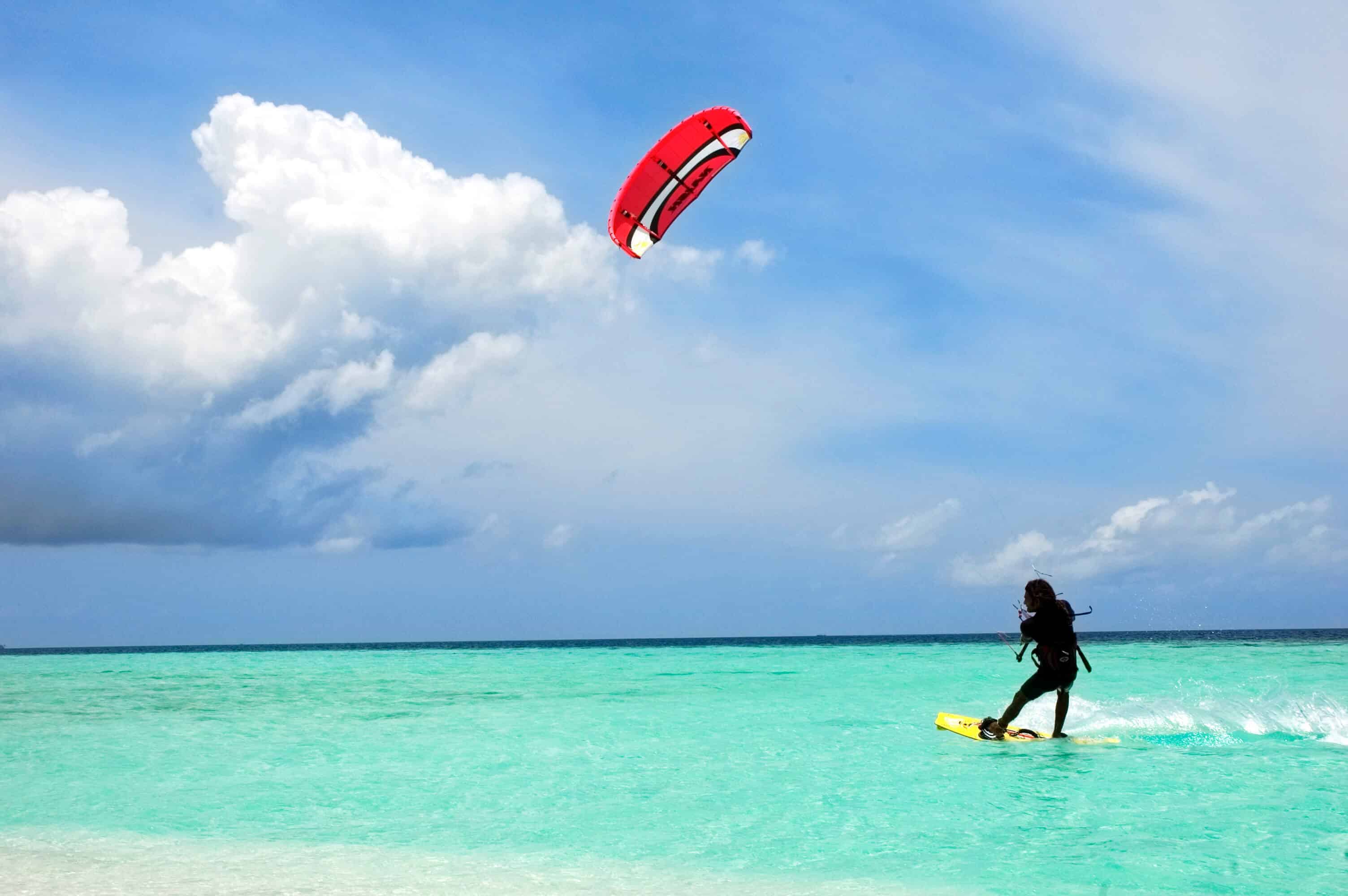 All You Want to Know about Kite Surfing ⋆ Sportycious